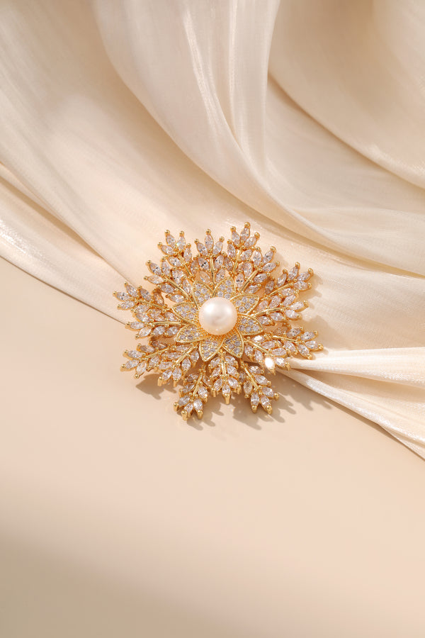 Bright Art Diamond Gold Pave Snow Pearl Brooch